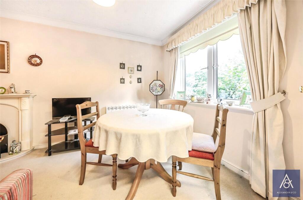 Living/Dining Room