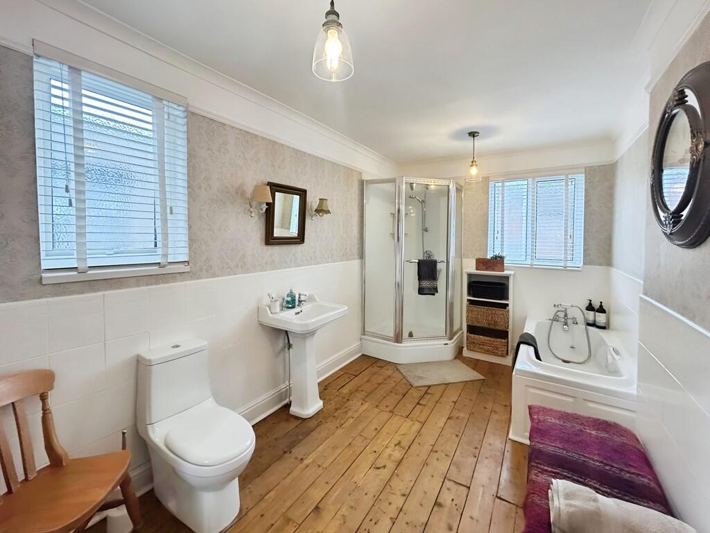 8097d3fd-WhatsApp...