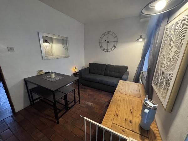 dining room.jpg