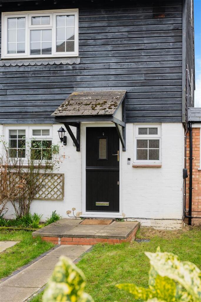 MIDDLE CLOSE (17).jpg