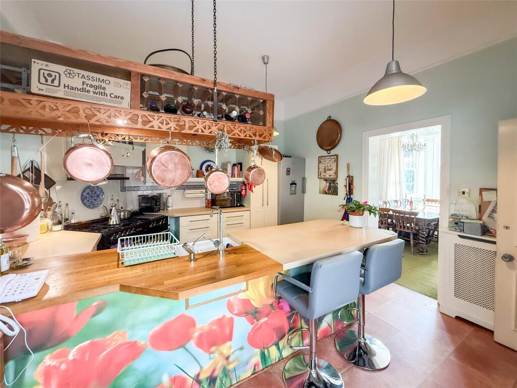 Breakfasting Kitchen