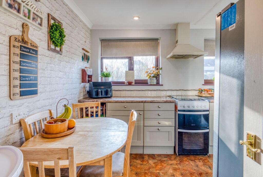 1.5 - kitchen diner.jpg