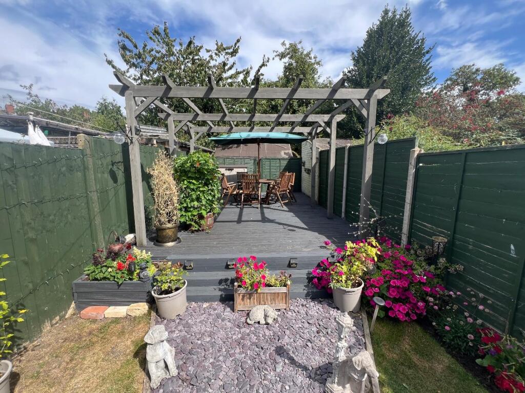 Rear garden (Decking)