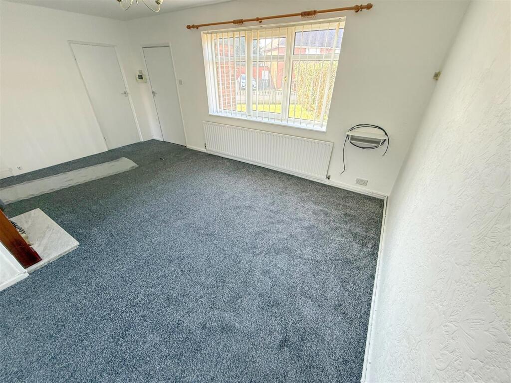 OPEN PLAN LIVING DINING ROOM