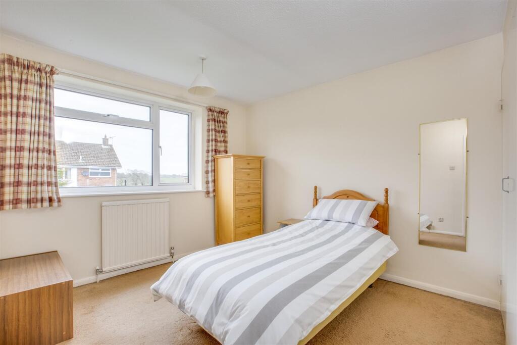 23 Dashfield Grove, Widmer End, HP15 6AJ-8.jpg