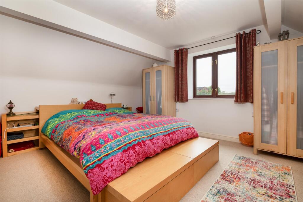 LE65 1RN TBMD-023.jpg