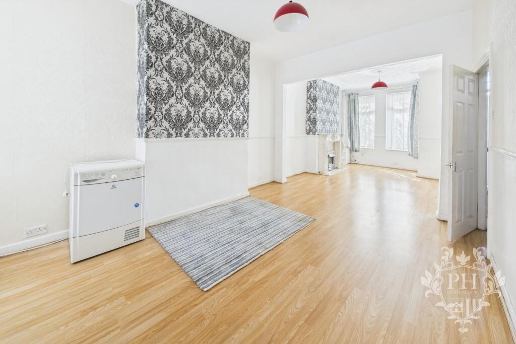 Open Plan Living/Dining Room