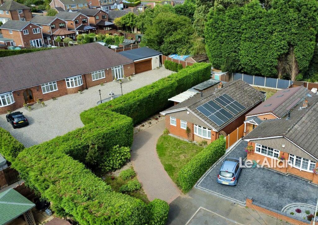 Rhodes Close Lower Gornal 2.jpg