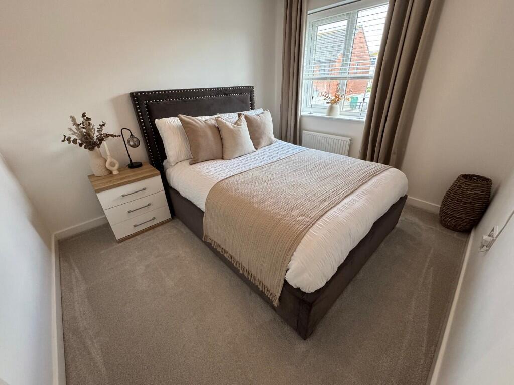 BEDROOM 2