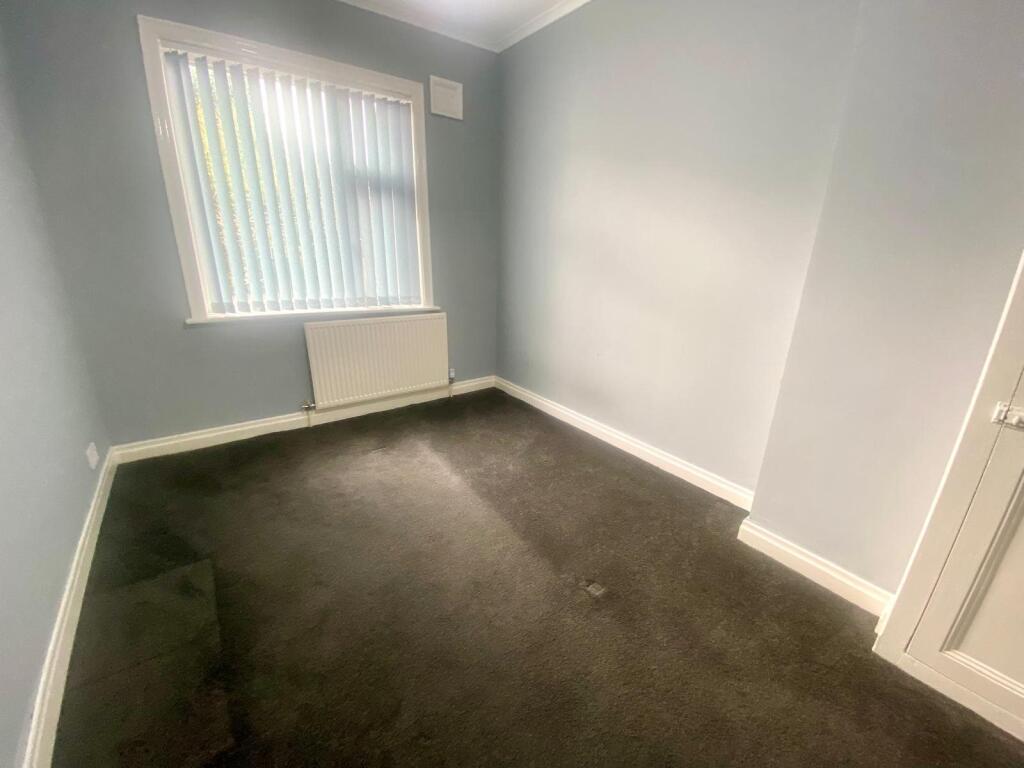 Bedroom 2 (2)