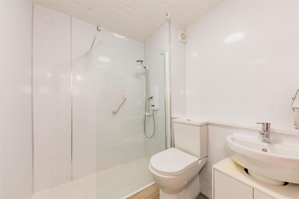 20 Caldrum Street Dundee-6.JPG