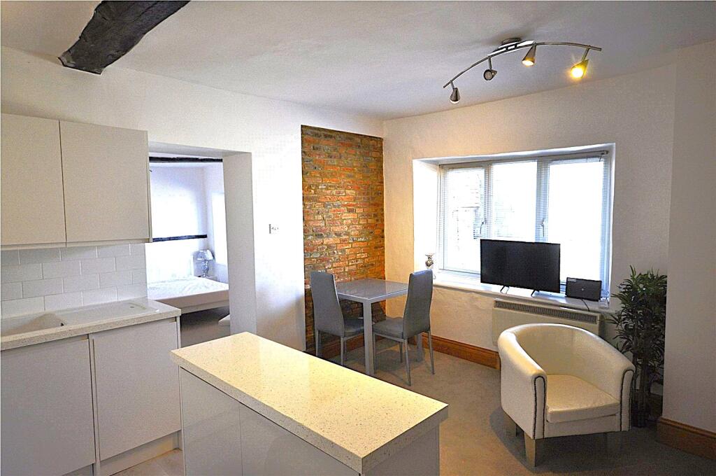 High Street, Godalming, Surrey, GU7