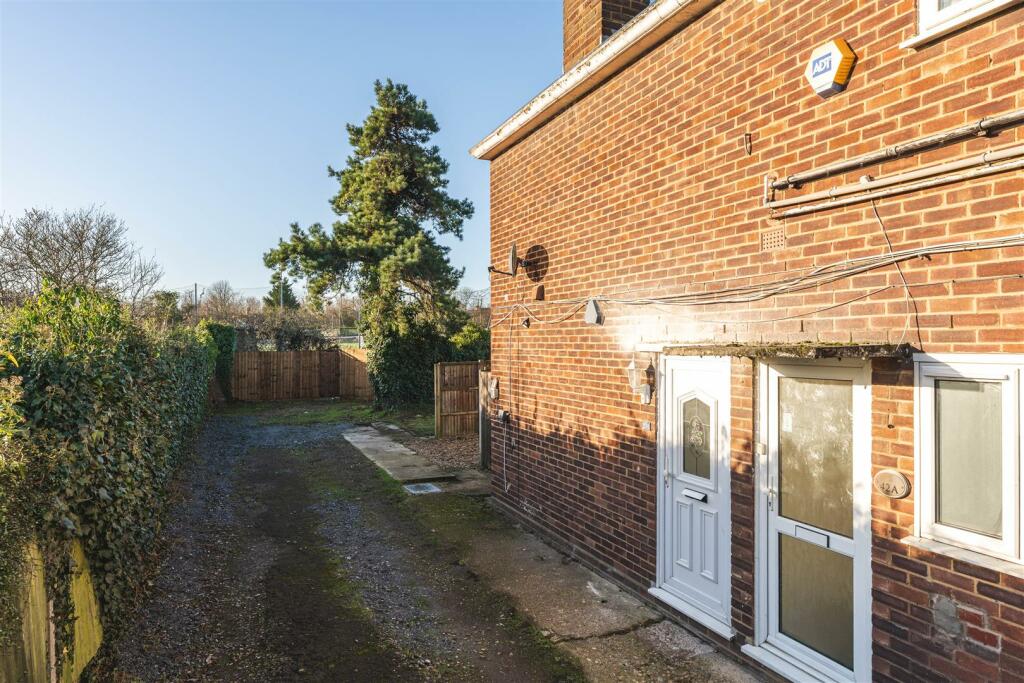 42 Gordon Hill-13.jpg