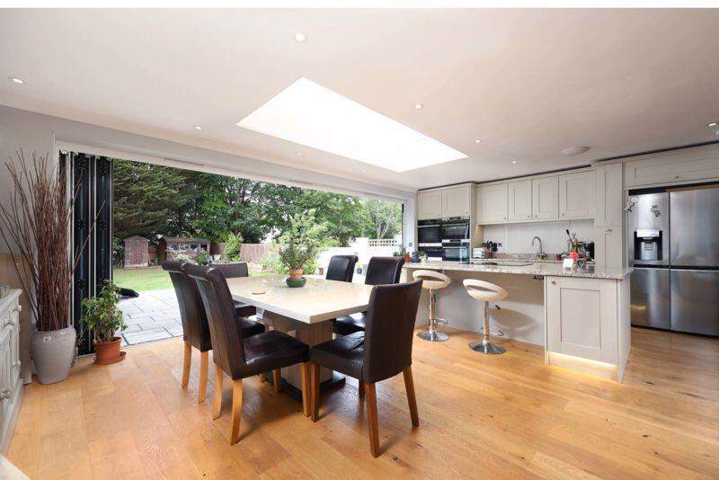 Kitchen/Dining Space