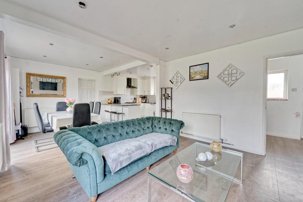 30 Henley Park BS49 4JH 22.jpg