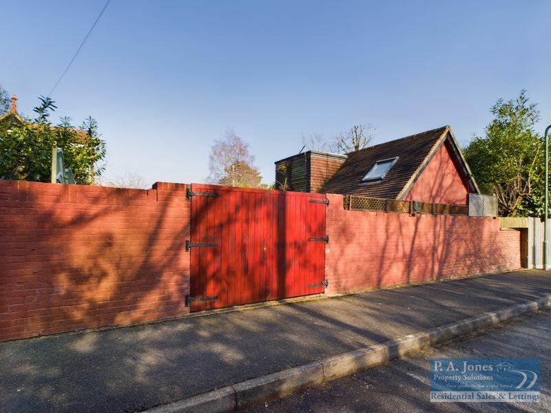 POTENTIAL HOME OFFICE/POTENTIAL ANNEX...