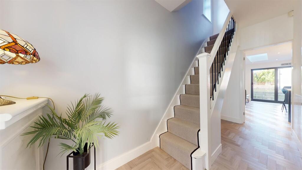 St Georges Avenue Hallway