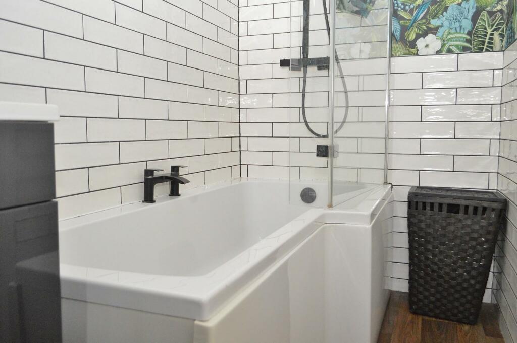 Bathroom.JPG