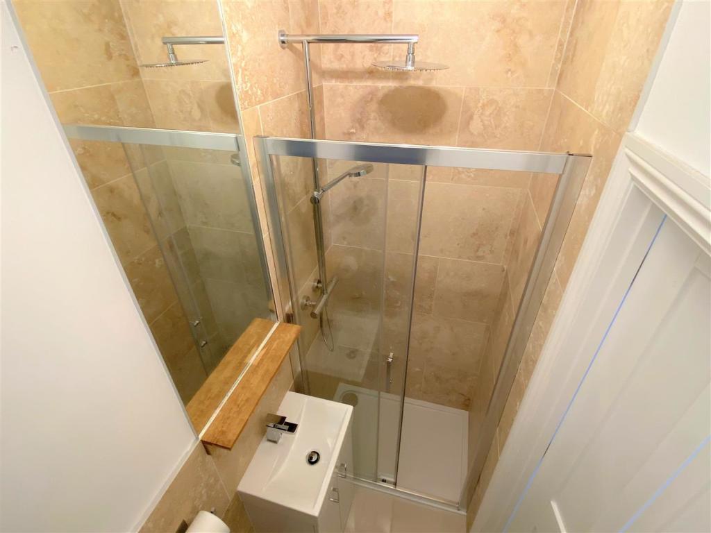 Flat 5, 8 Tolcarne Road Shower Room