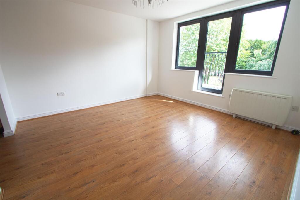 LOUNGE.jpg