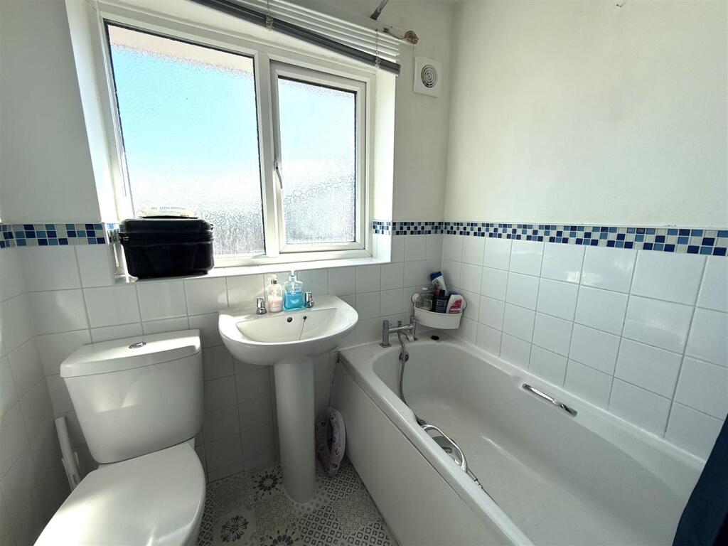 37 campbell bath.jpeg