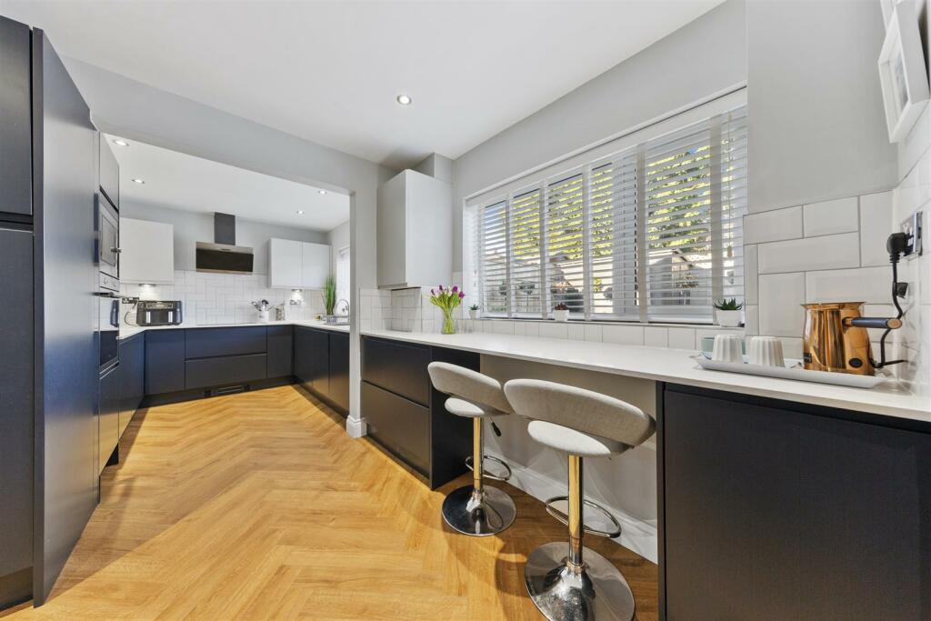 Kitchen/Breakfast Room