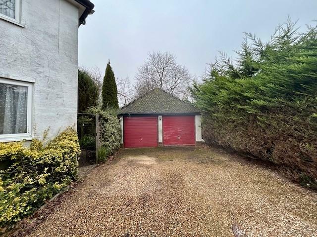 38 Sycamore Road garage on the right.jpg