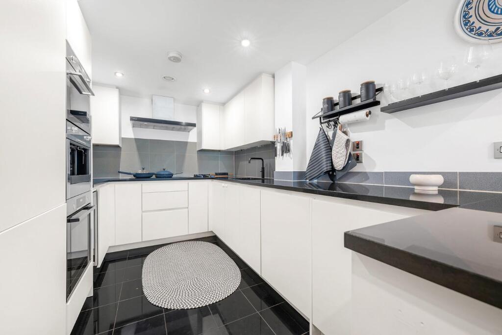 Kitchen.JPG