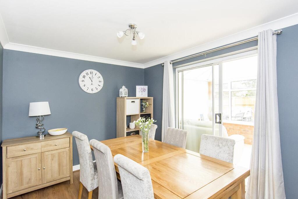 Dining Room Photo 2