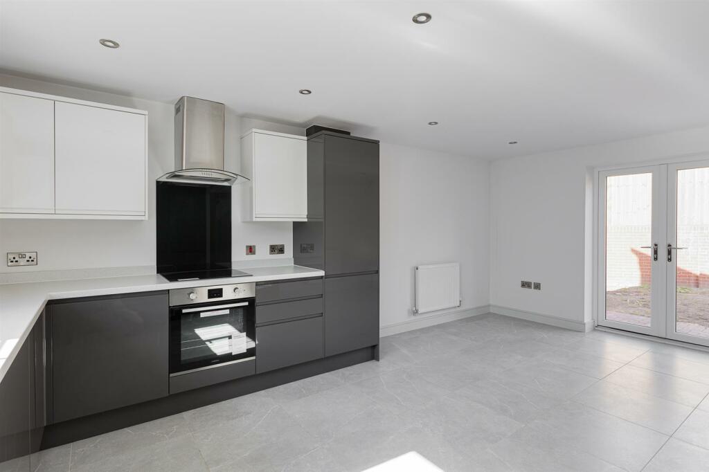Kitchen/Dining Area
