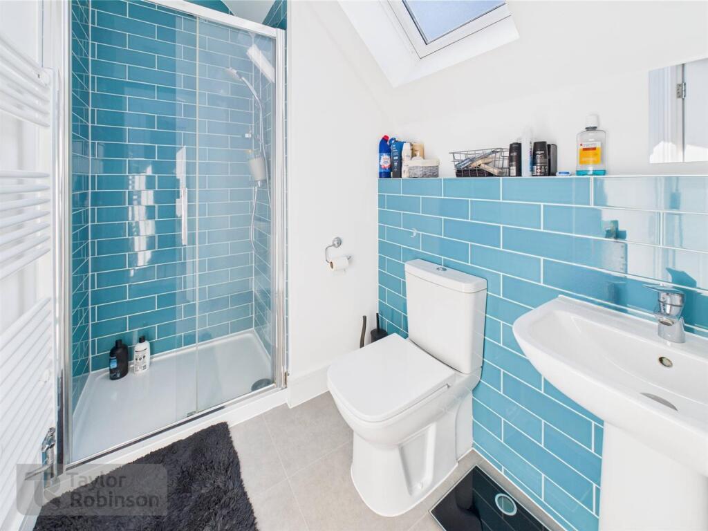 en suite woersell.jpg