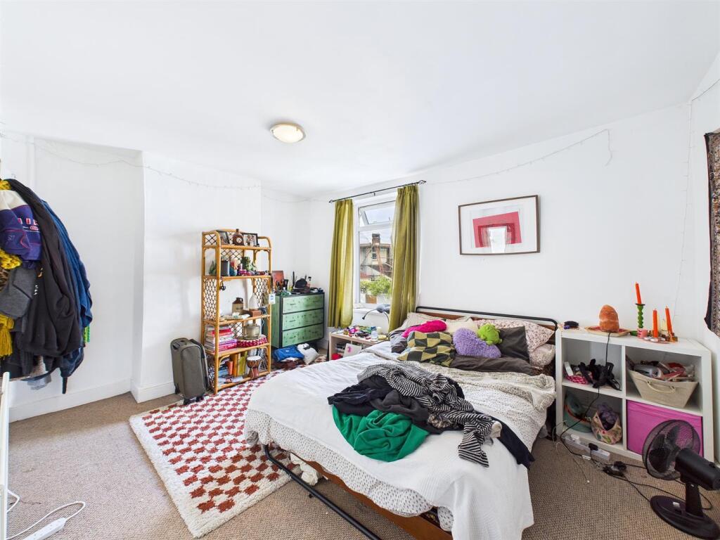 6 - Two bedroom terraced house.jpg