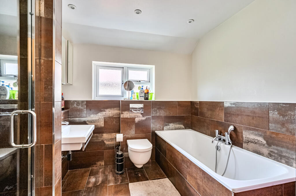 1361949-28-68ffa2...