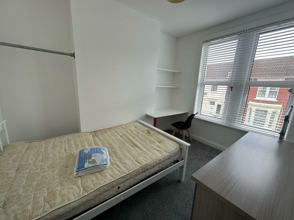 104M 2023 Bed 5.jpg