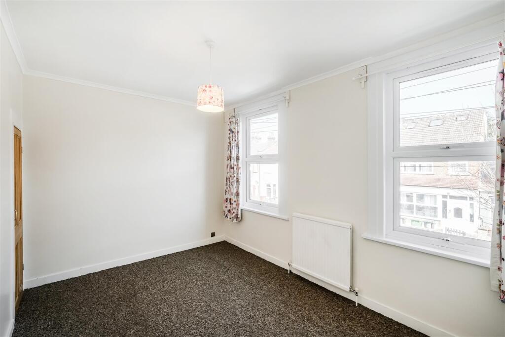 21 Woodend road-6.jpg