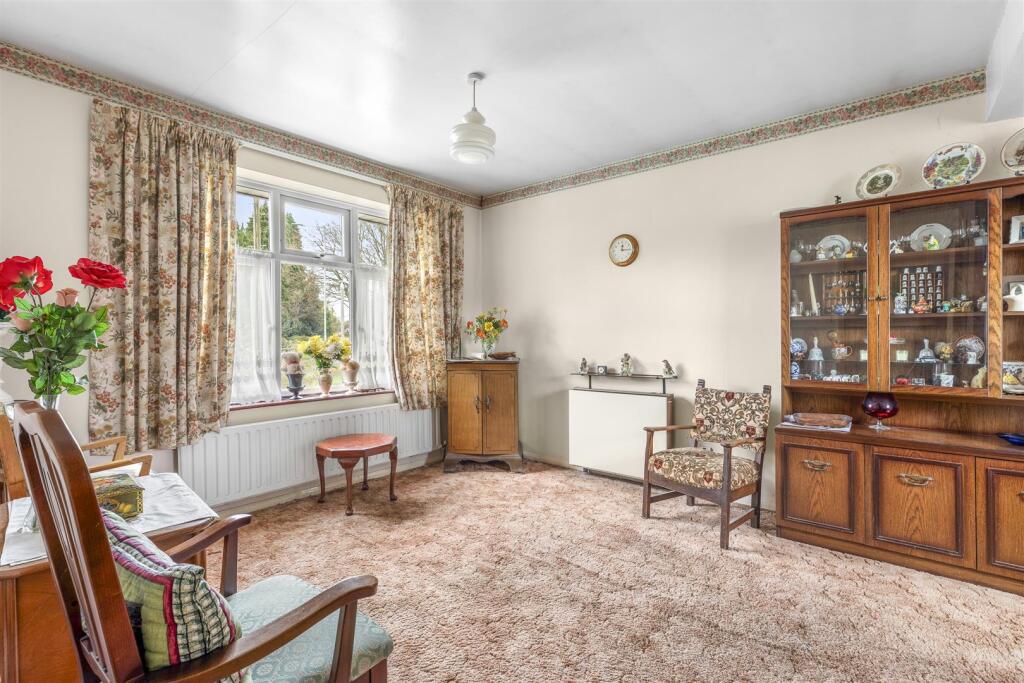 84 Totteridge Lane, HP13 7PZ-4.jpg