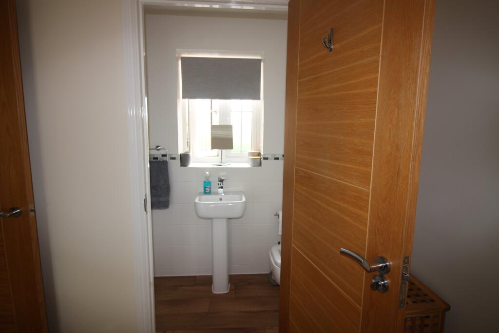 bed 2, en-suite