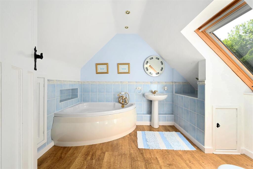 tudor-lodge-bn3 (18).jpg