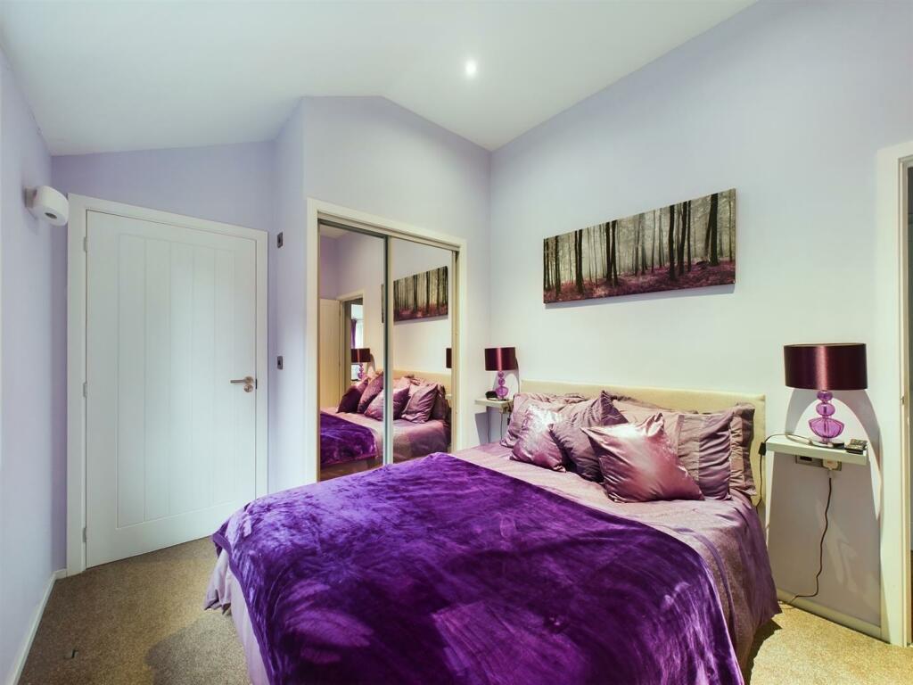 Bedroom: