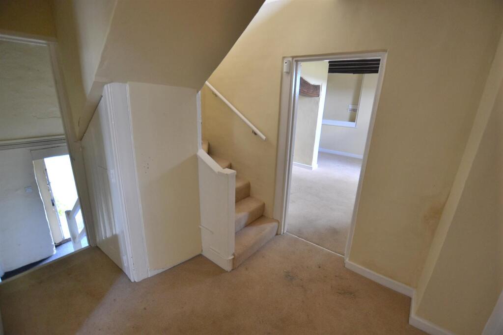 white lodge internals (6).JPG