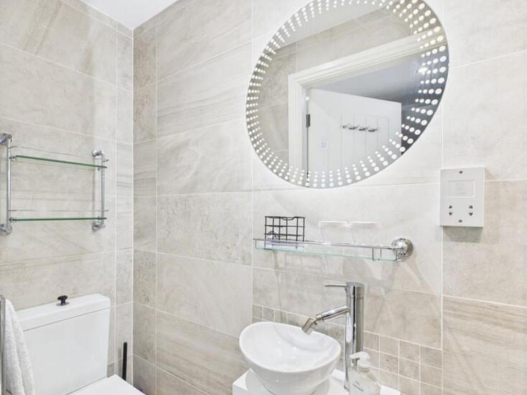 b496c272-b57c-44b4-a2c9-125f4279f71d copy.jpg