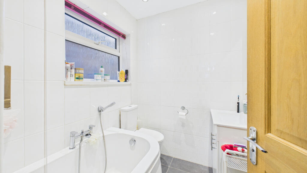 CAM04968G0-PR0084-STILL003