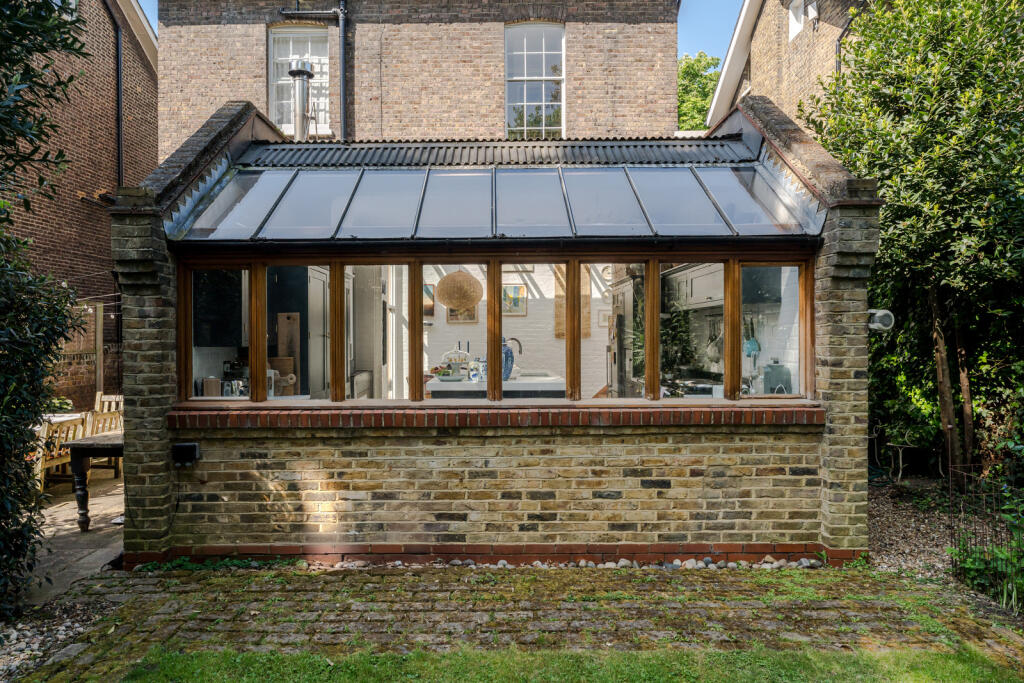 280441 - 35 Durand Garden-15.jpg