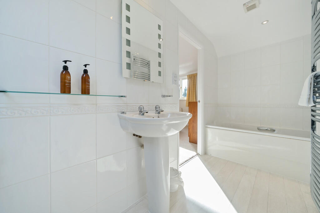 Bedroom 1 Ensuite