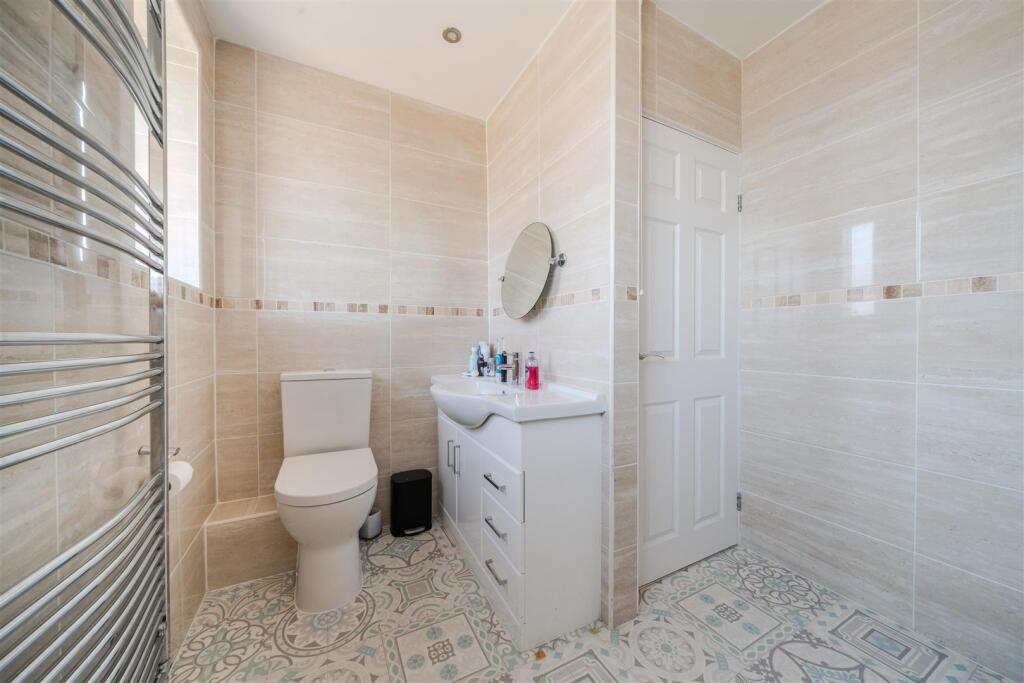 Bathroom-3.jpg