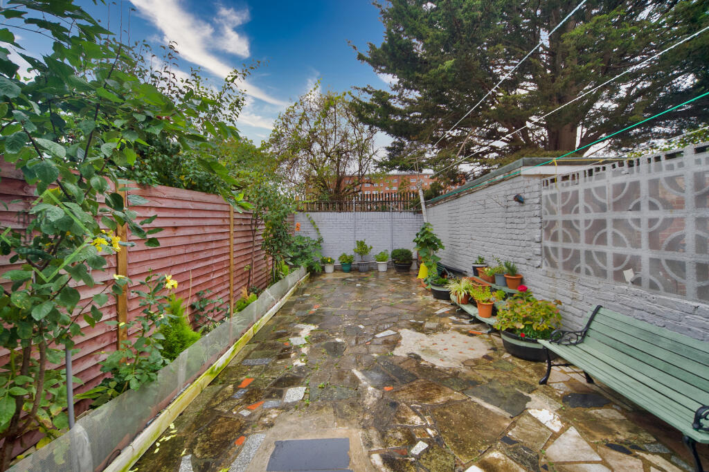 Felixstowe Road, Edmonton, N9