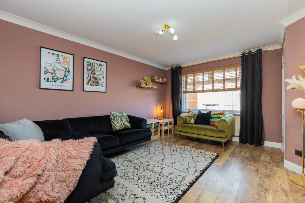23 Helmsdale drive pa2 0pg 3L-13