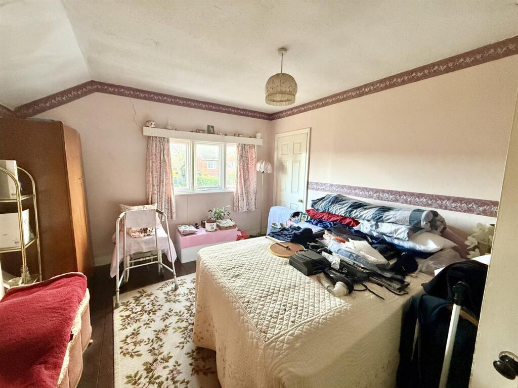 Bedroom1.jpg
