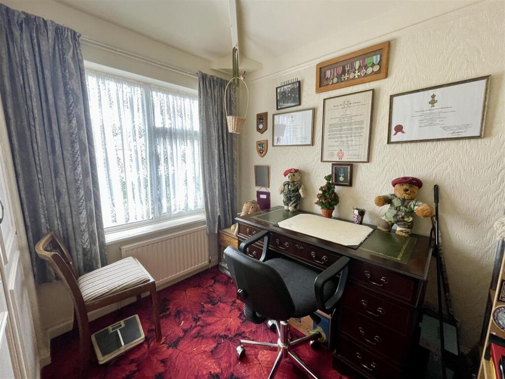 BEDROOM 3