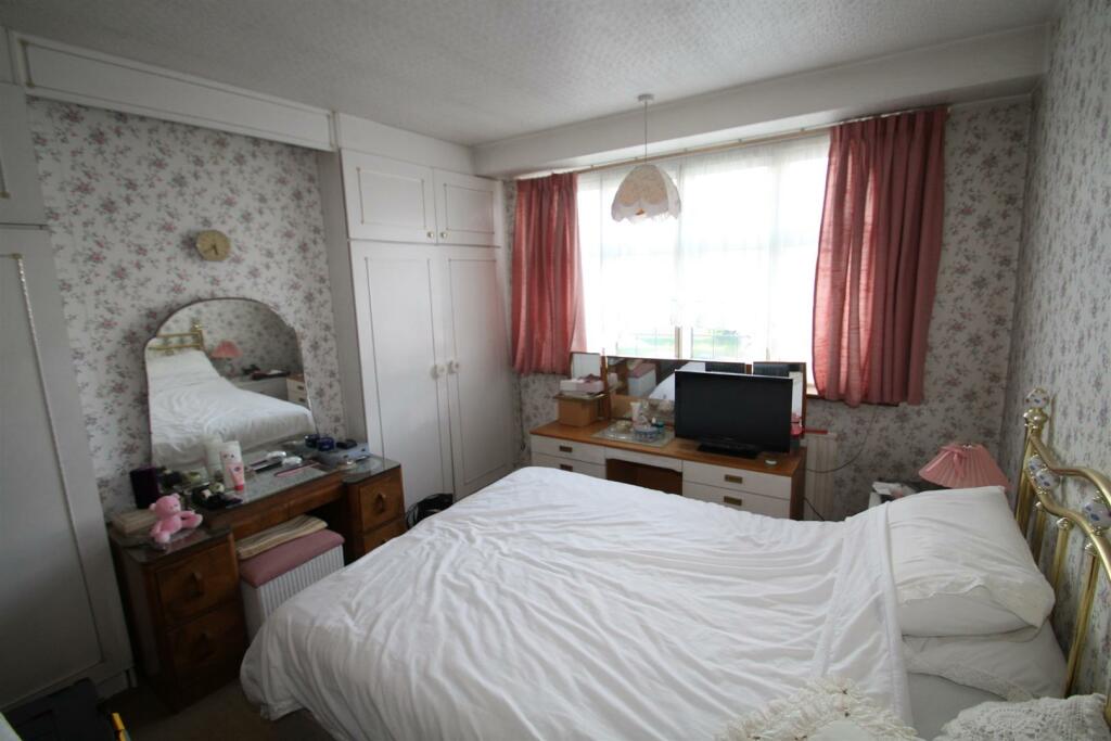 Bedroom.JPG